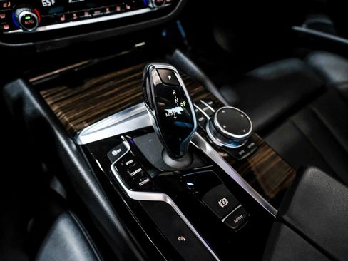 Used 2019 BMW 530i RWD image 24