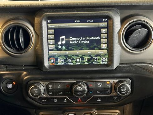 Used 2022 Jeep Gladiator Sport AWD/4WD image 19