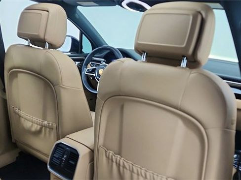 Used 2019 Porsche Macan S image 26