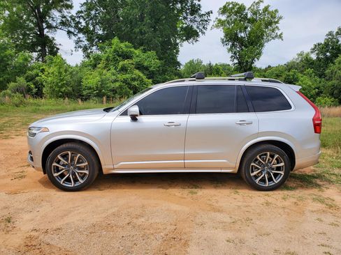 Used 2019 Volvo XC90 T5 Momentum w/ Advanced Package FWD image 6