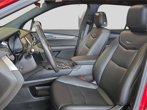 Used 2024 Cadillac XT6 Luxury AWD/4WD image 11