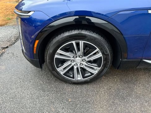 Used 2024 Cadillac Lyriq Luxury image 12