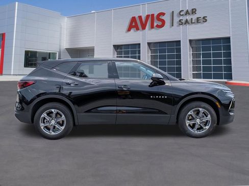 Used 2025 Chevrolet Blazer LT FWD image 5