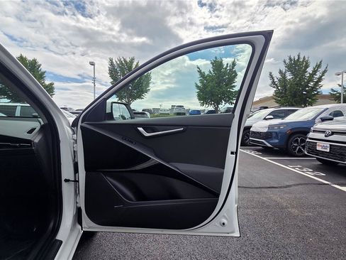 Certified 2023 Kia Niro Wave w/ Wave Preserve Package FWD image 32