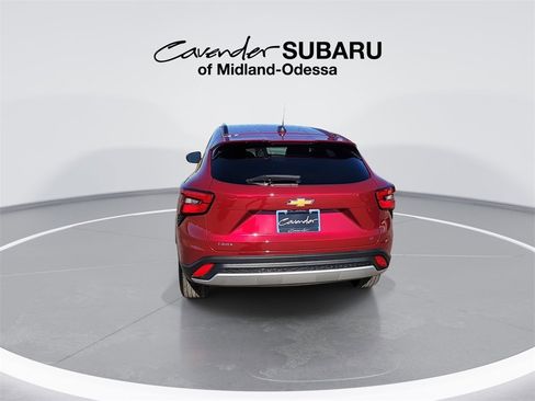 Used 2025 Chevrolet Trax LT image 7