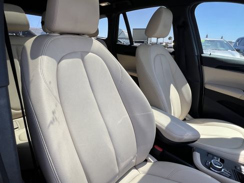 Used 2018 BMW X1 xDrive28i AWD/4WD image 16