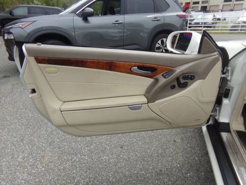 Used 2009 Mercedes-Benz SL 550 image 28