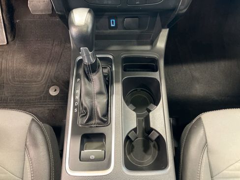 Used 2017 Ford Escape SE w/ Equipment Group 201A image 18