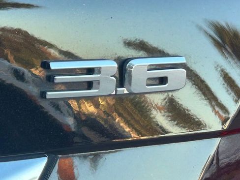 Used 2017 Cadillac XT5 Luxury w/ Driver Awareness Package image 19