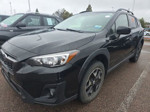 Used 2018 Subaru Crosstrek 2.0i Premium AWD/4WD image 3