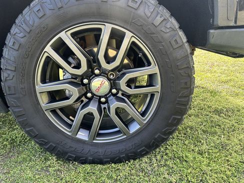 Used 2021 GMC Sierra 1500 AT4 w/ AT4 Value Package image 21