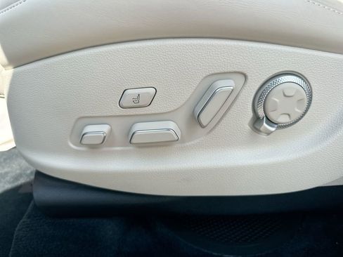 Used 2025 Genesis GV80 3.5T Prestige image 40