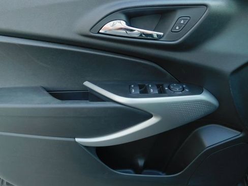 Used 2024 Chevrolet Trax LS w/ LS Convenience Package image 13