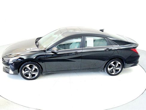 Used 2023 Hyundai Elantra Limited image 15