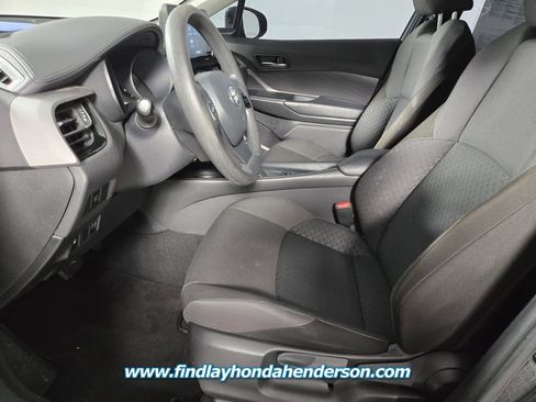 Used 2021 Toyota C-HR LE image 9