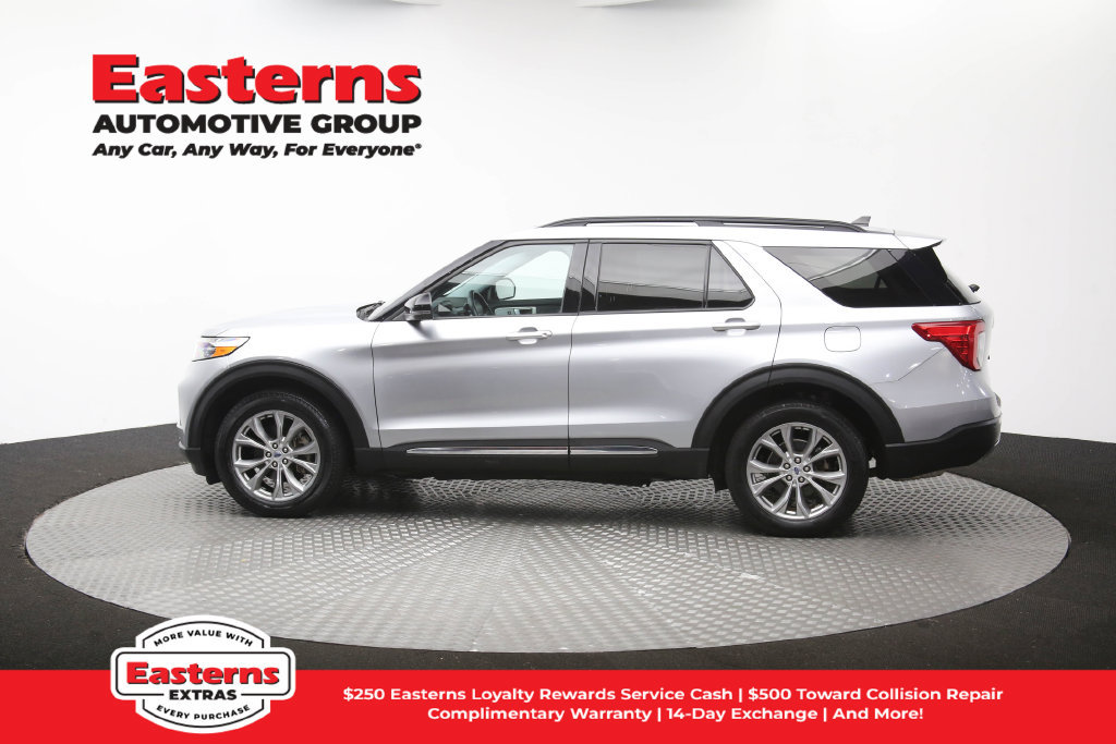 Used 2023 Ford Explorer XLT w/ Equipment Group 202A AWD/4WD image 63
