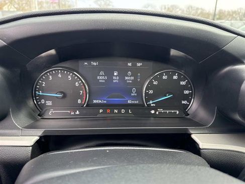 Used 2023 Ford Explorer XLT w/ Equipment Group 202A AWD/4WD image 19
