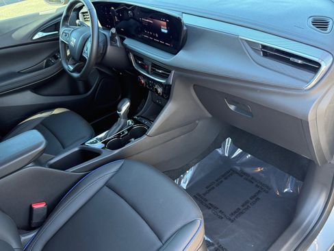 Used 2025 Buick Encore GX Sport Touring w/ Advanced Technology Package image 11