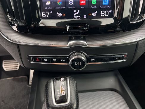 Used 2018 Volvo XC60 T6 R-Design w/ Convenience Package image 16