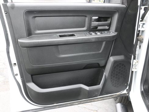 Used 2024 RAM 3500 Tradesman w/ Chrome Appearance Group AWD/4WD image 34