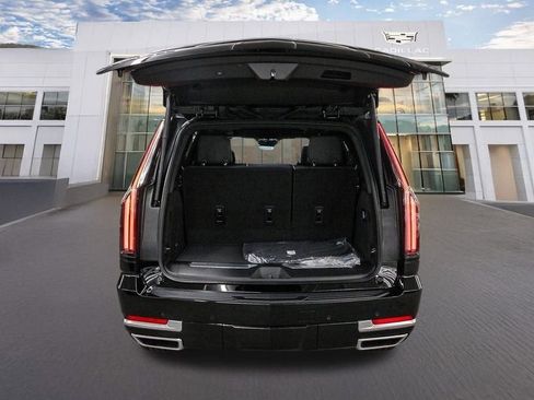 New 2026 Cadillac Escalade Luxury image 16