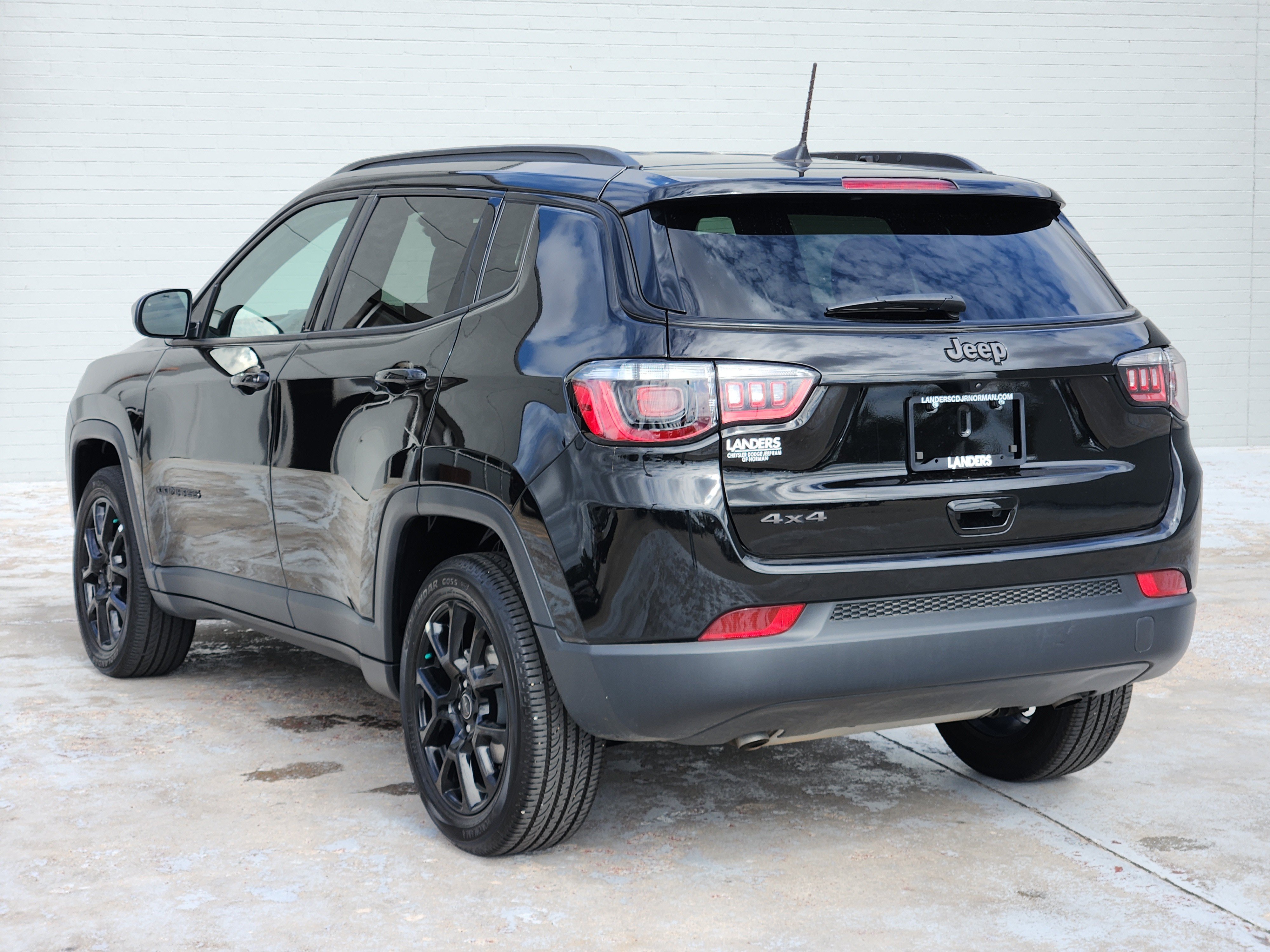 Used 2026 Jeep Compass Latitude AWD/4WD image 6
