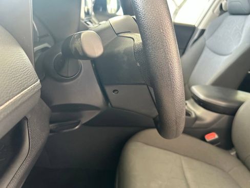 Used 2025 Toyota RAV4 XLE FWD image 40