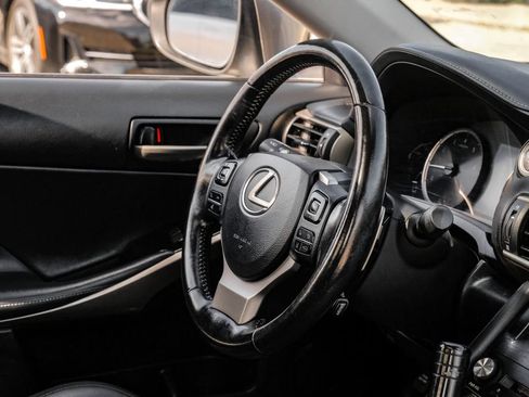 Used 2017 Lexus IS 200t RWD image 11