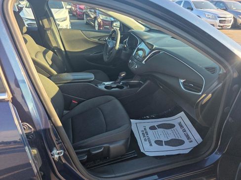 Used 2021 Chevrolet Malibu LT image 9
