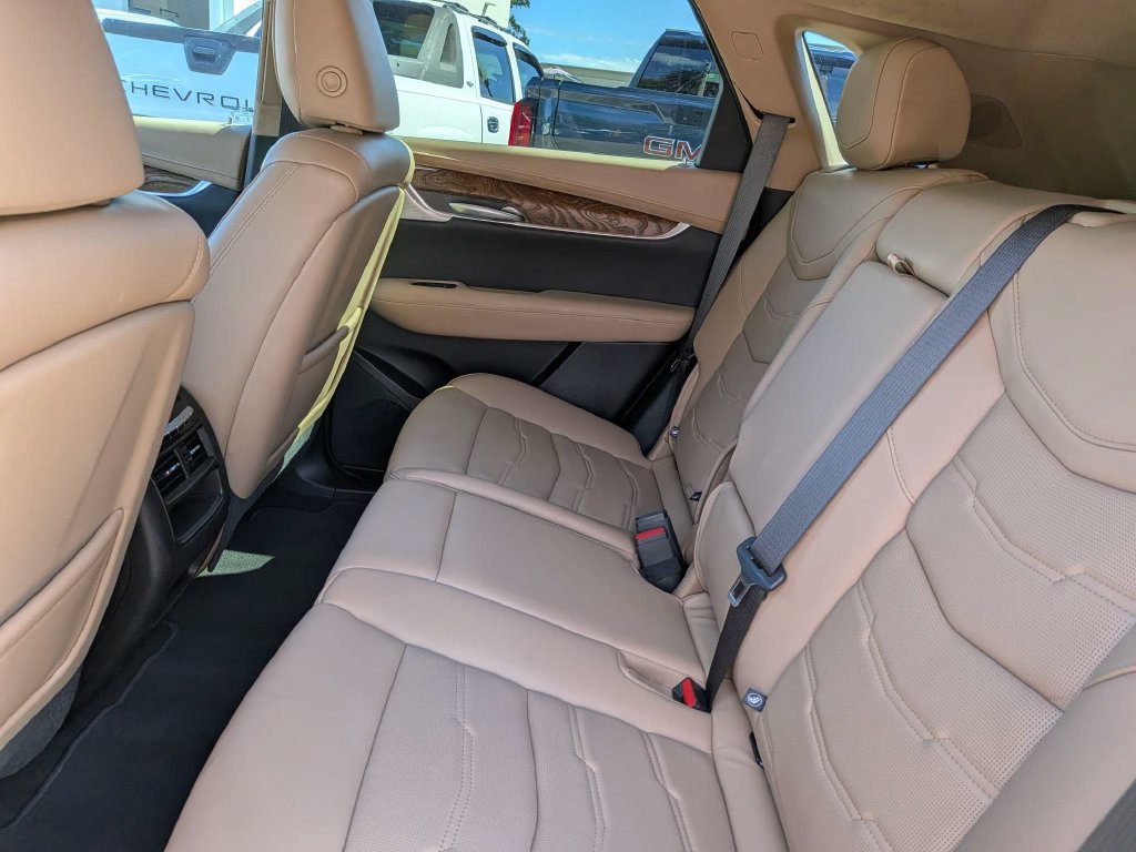 Used 2024 Cadillac XT5 Sportv w/ Platinum Package AWD/4WD image 16