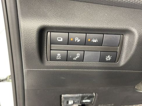 New 2025 Nissan Kicks Play S image 28