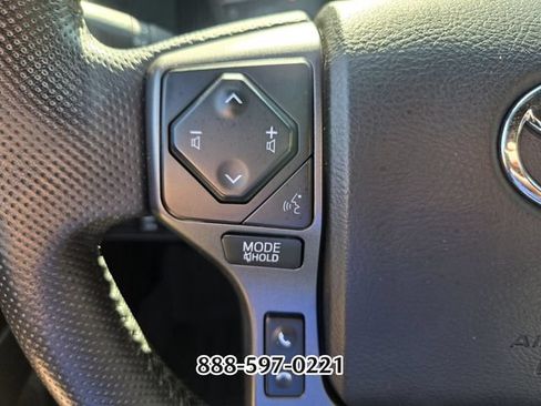 Used 2022 Toyota Tacoma TRD Off-Road AWD/4WD image 30