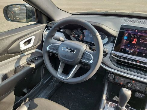 New 2023 Jeep Compass Latitude w/ Sun and Sound Group image 10