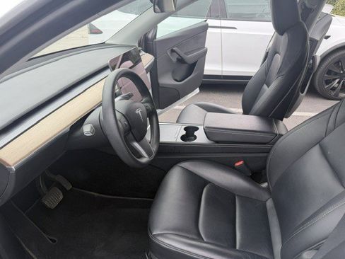 Used 2022 Tesla Model Y Long Range AWD/4WD image 11