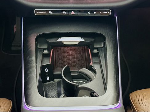 Used 2025 Mercedes-Benz E 450 4MATIC Sedan w/ Airmatic Package image 13