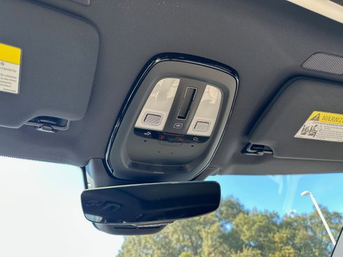 New 2026 Volvo XC90 B6 Plus w/ Protection Package Premier image 18