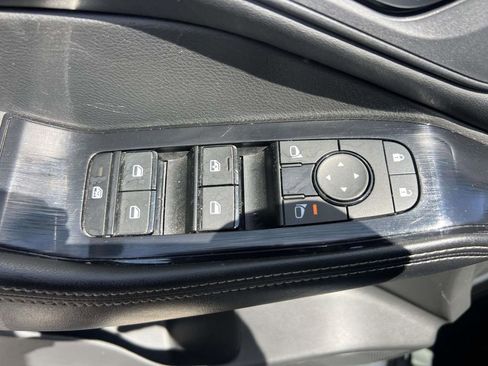 Used 2024 Nissan Rogue SV AWD/4WD image 17