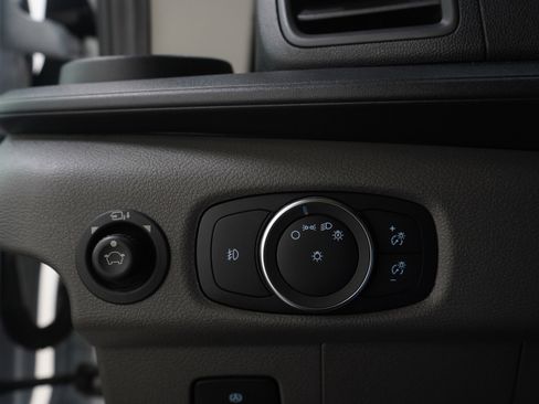 Used 2024 Ford Transit 350 XLT image 19