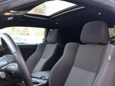 Used 2023 Dodge Challenger R/T w/ T/A Package image 4