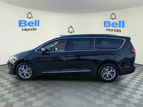 Used 2018 Chrysler Pacifica Limited w/ Advanced Safetytec Group image 2