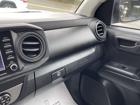 Certified 2020 Toyota Tacoma SR AWD/4WD image 24