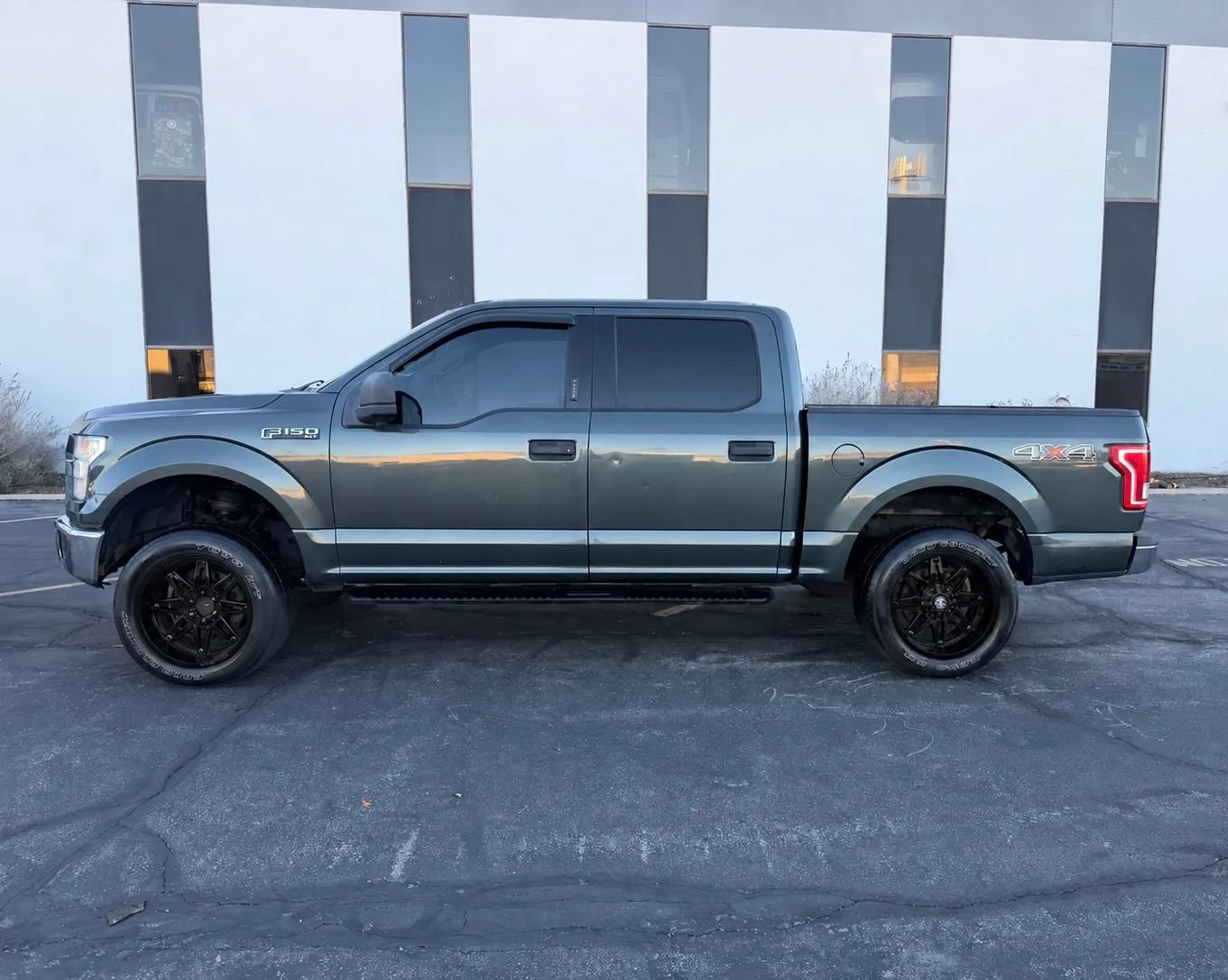 Used 2015 Ford F150 XLT AWD/4WD image 2