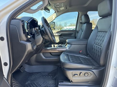 Used 2025 Chevrolet Silverado 2500 LT w/ All Star Edition image 16