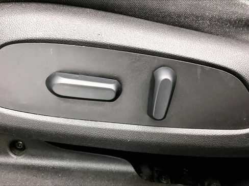 Used 2018 Chevrolet Cruze LT w/ Sun And Sound Package FWD image 27