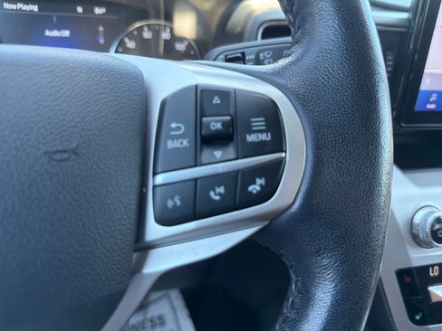 Used 2021 Ford Explorer XLT w/ Equipment Group 202A AWD/4WD image 22