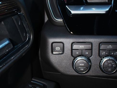 New 2026 GMC Sierra 1500 Elevation image 16