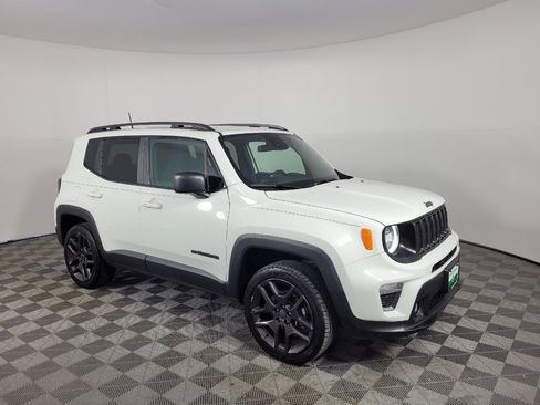 Used 2021 Jeep Renegade Latitude w/ Luxury Group II AWD/4WD image 11