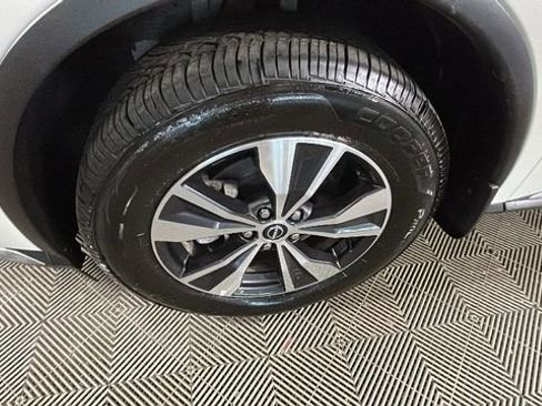 Used 2024 Nissan Murano SV AWD/4WD image 10