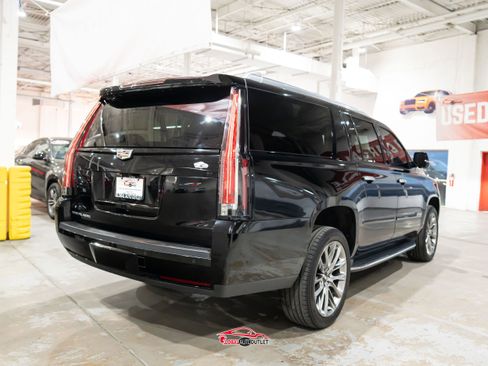 Used 2020 Cadillac Escalade ESV Luxury w/ Escalade Sport Edition AWD/4WD image 7