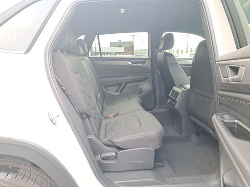New 2026 Volkswagen Atlas Cross Sport SE AWD/4WD image 16